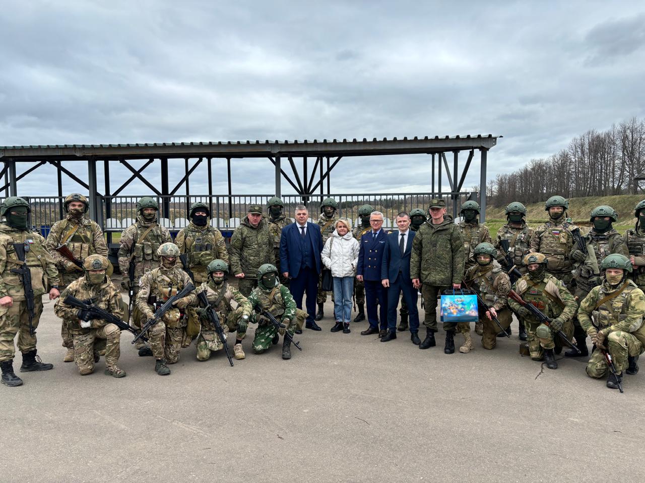 Представители ректората и профсоюзного комитета МГТУ ГА встретились с бойцами СВО на полигоне в Московской области