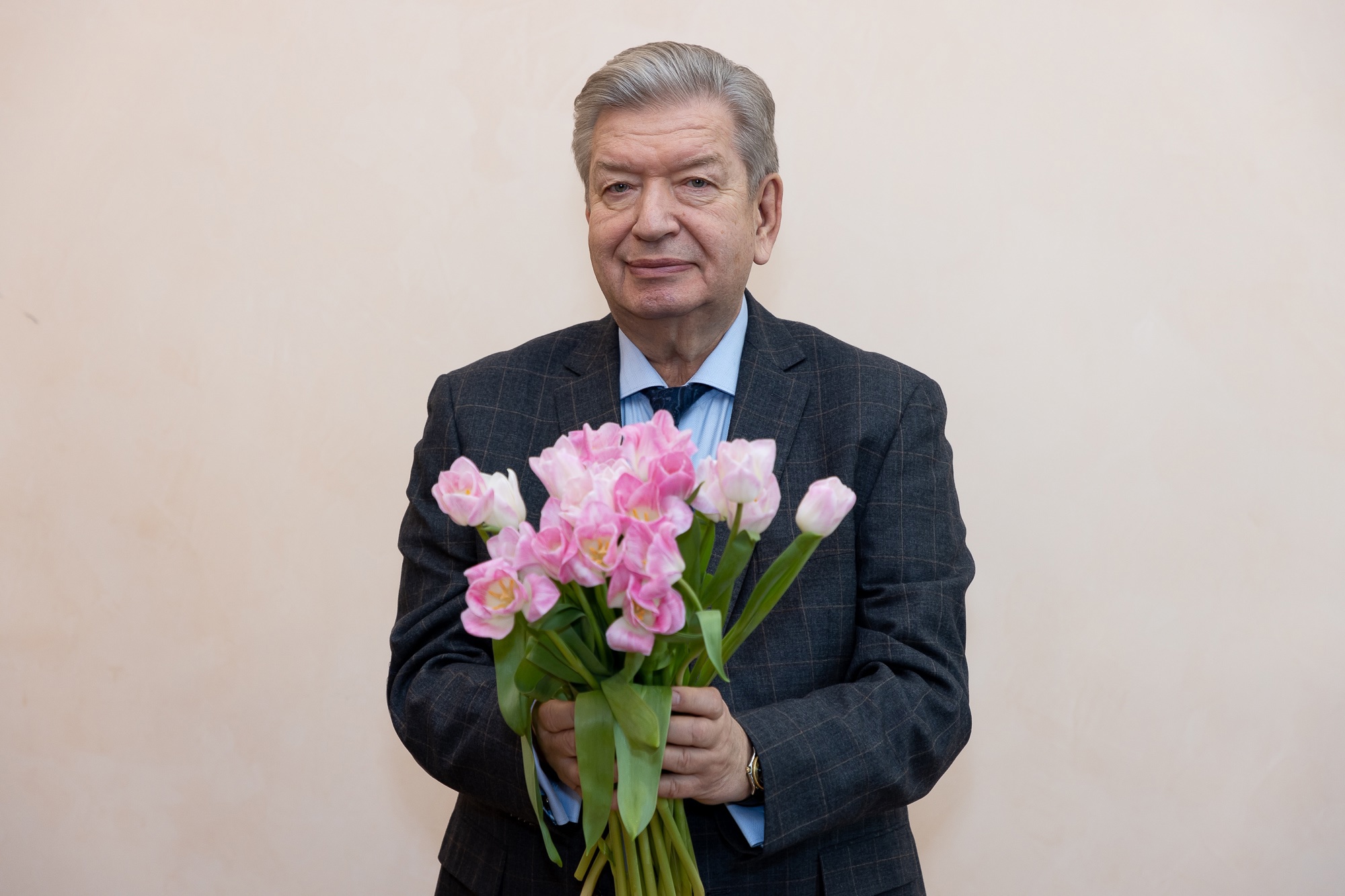 Поздравление с Международным женским днём от ректора Бориса Елисеева